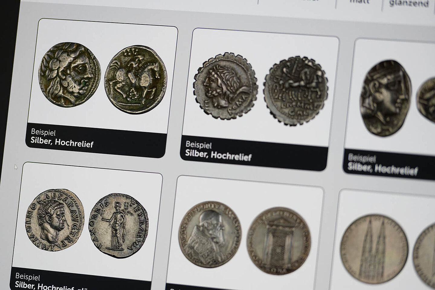 Digitalisierte Münzen auf einem Bildschirm